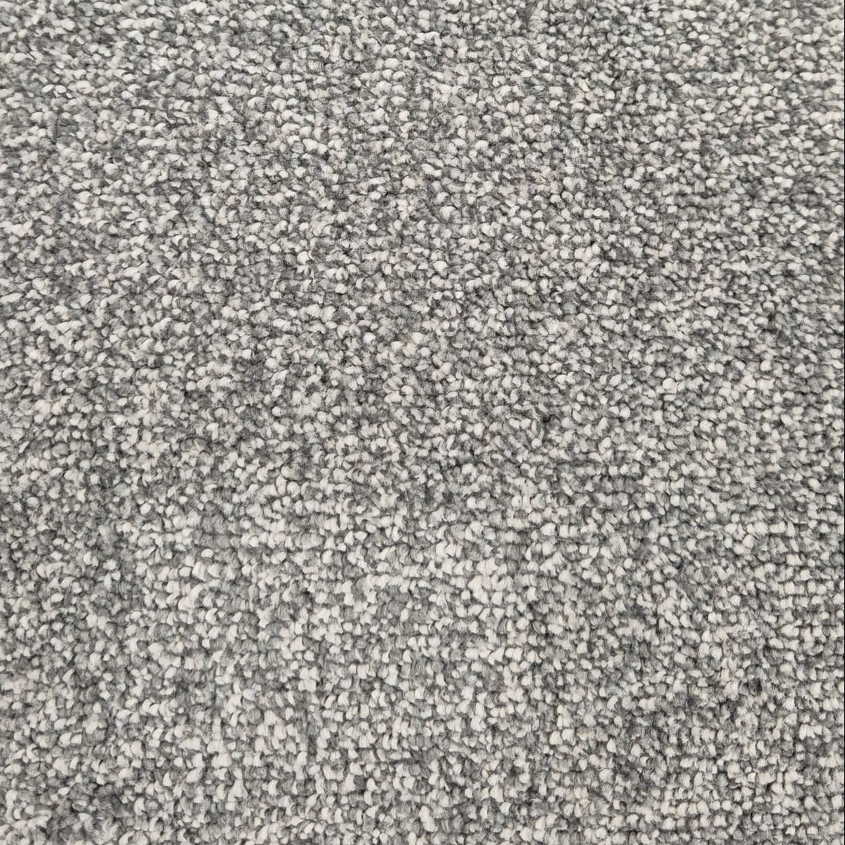 Divonte-76-Iron-Carpet