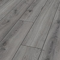Advanced Millenium Oak Gr 8mm Laminate Flooring